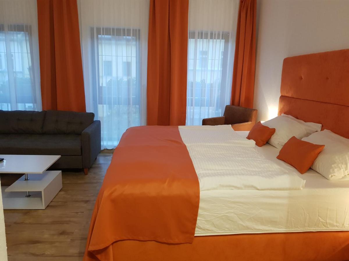 Hotel Milin ライヒェンバッハ・イム・フォークトラント エクステリア 写真