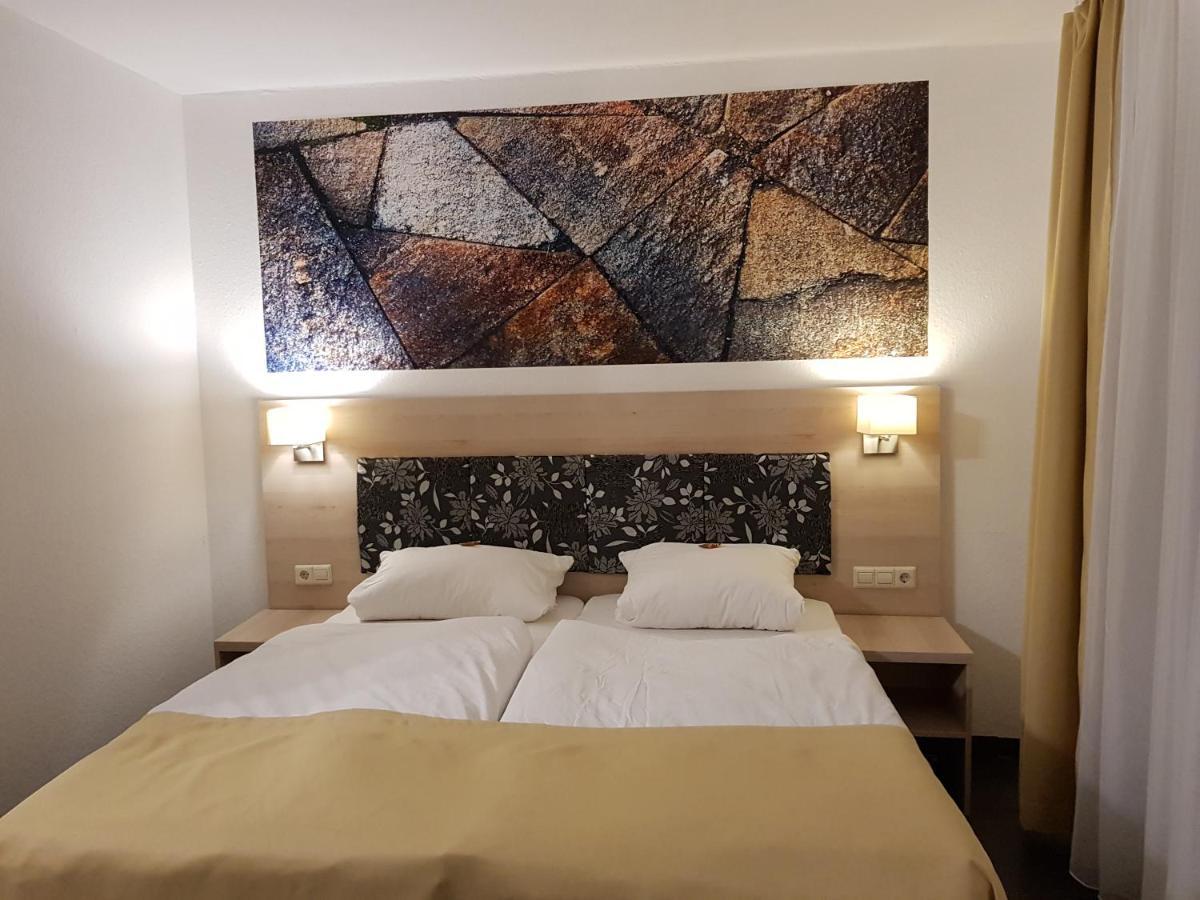 Hotel Milin ライヒェンバッハ・イム・フォークトラント エクステリア 写真